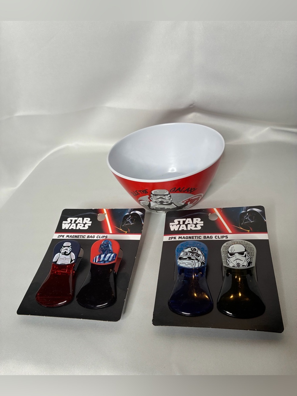 Star Wars Red & Black Stormtrooper Magnetic Bag Clips and Red Bowl Set